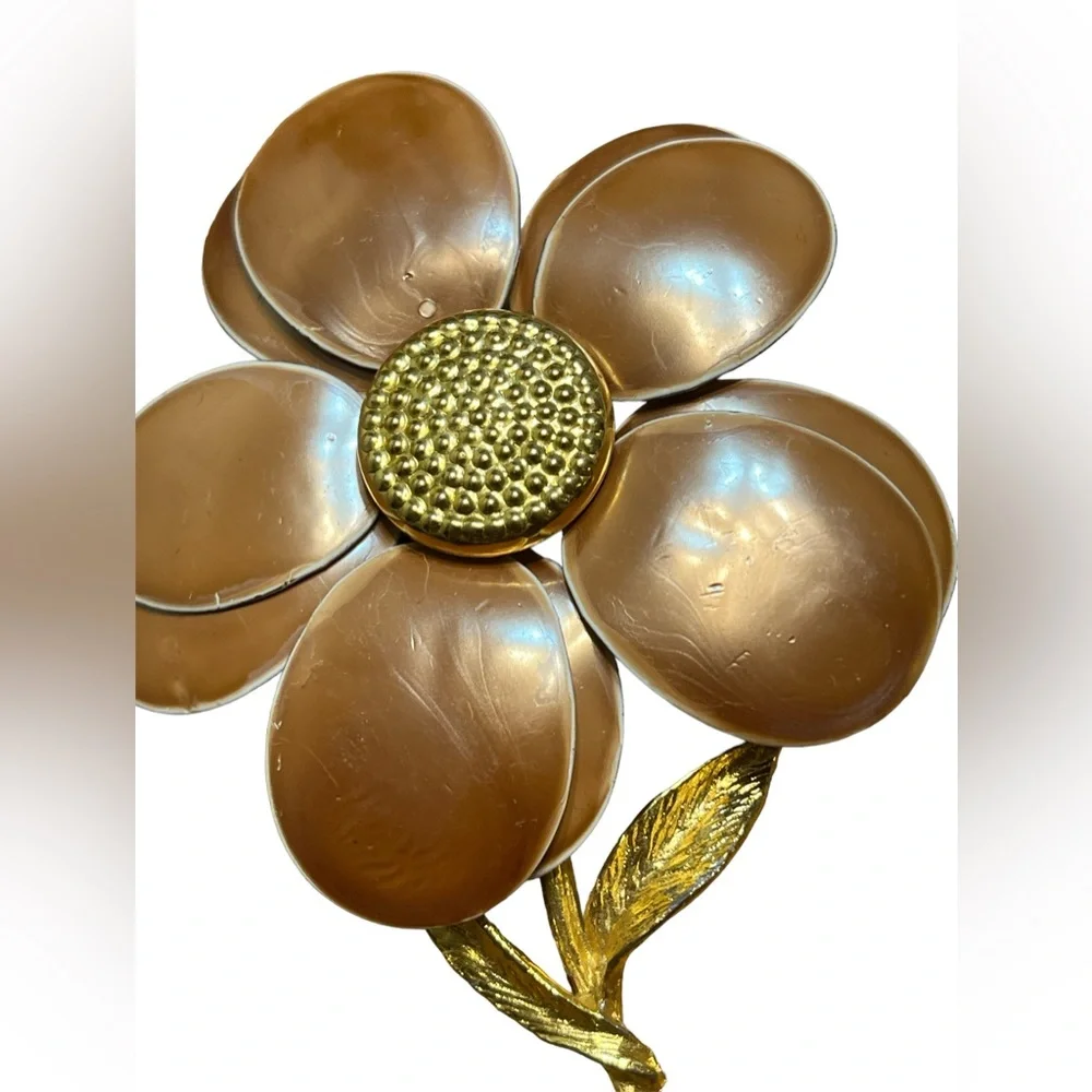 Vintage Gold Tone Tan Floral Brooch - Picture 2 of 3